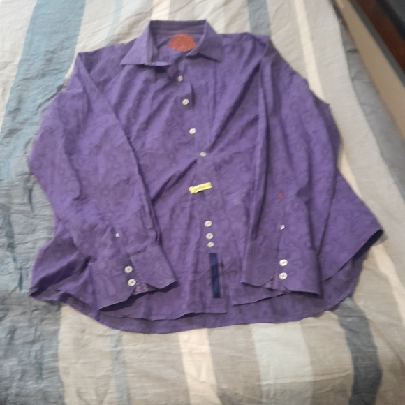 Robert Graham mens shirt. - Picture 2 of 2